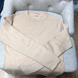 Tissue weight cashmere sweater